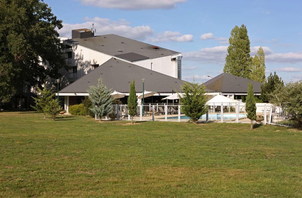 Best Western Le Bois De La Marche, Hôtel à Fontaine-le-Comte