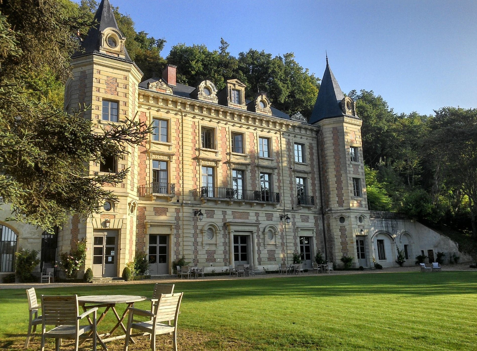 Château De Perreux, The Originals Collection (Relais Du Silence), Hôtel à Nazelles-Négron