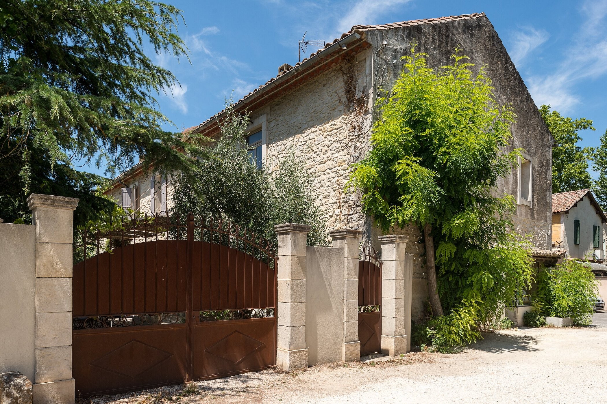Hôtel Mas Vidau Porte Des Alpilles, Hôtel à Saint-Étienne-du-Grès