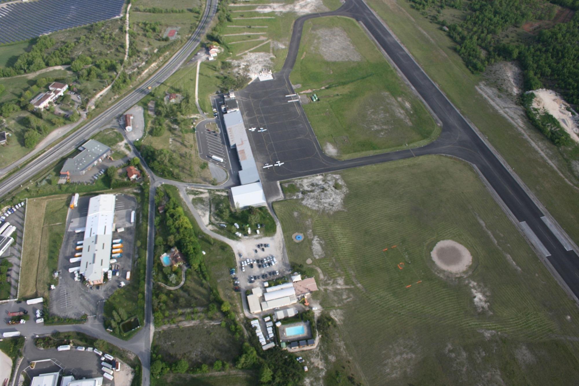 Logis Hôtel Restaurant L'Aquitaine, Hôtel à Lalbenque
