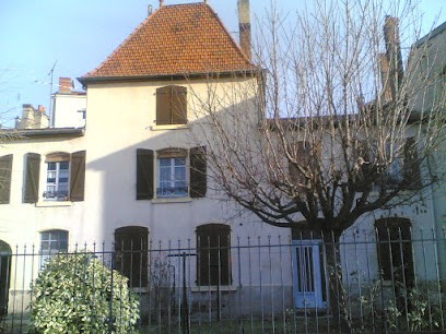 Chapelle St Nicolas, Hôtel à Roanne