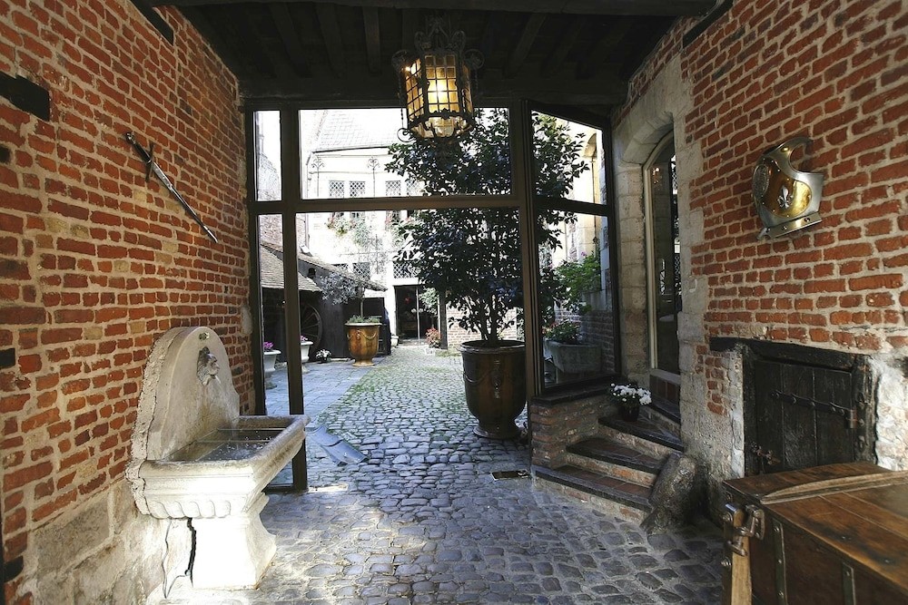 Auberge Du Bon Fermier, Hôtel à Valenciennes
