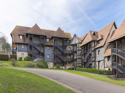 3 Bedroom Apartment With Garden And Swimming Pool - Belvilla By Oyo Hôtel à Deauville
