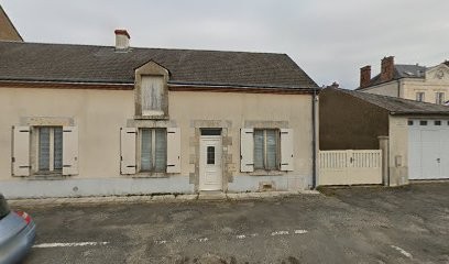 Derland Inès, Hôtel à Saint-Denis-de-l'Hôtel