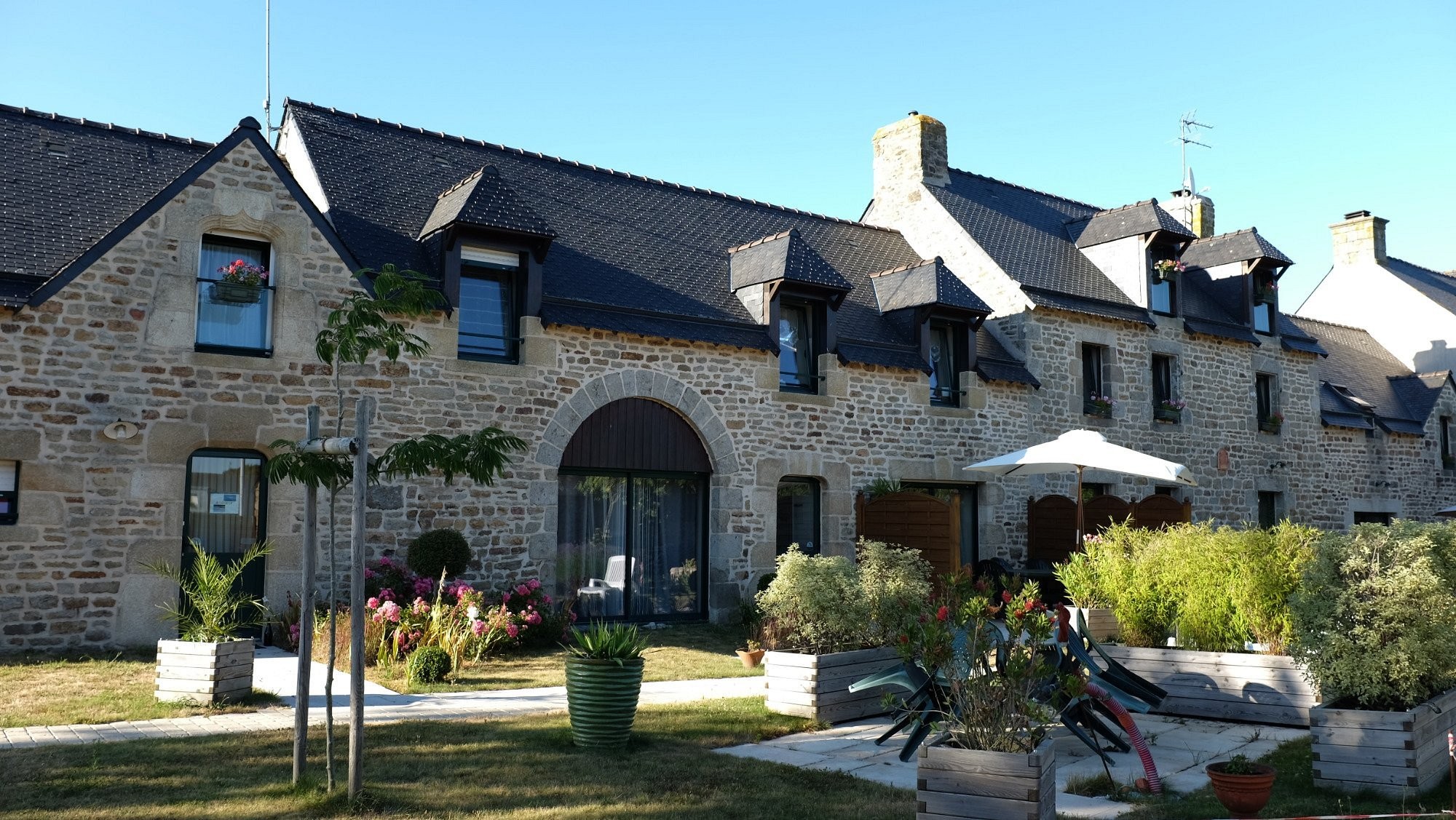 Les Gîtes De Kerdurod, Hôtel à Guidel