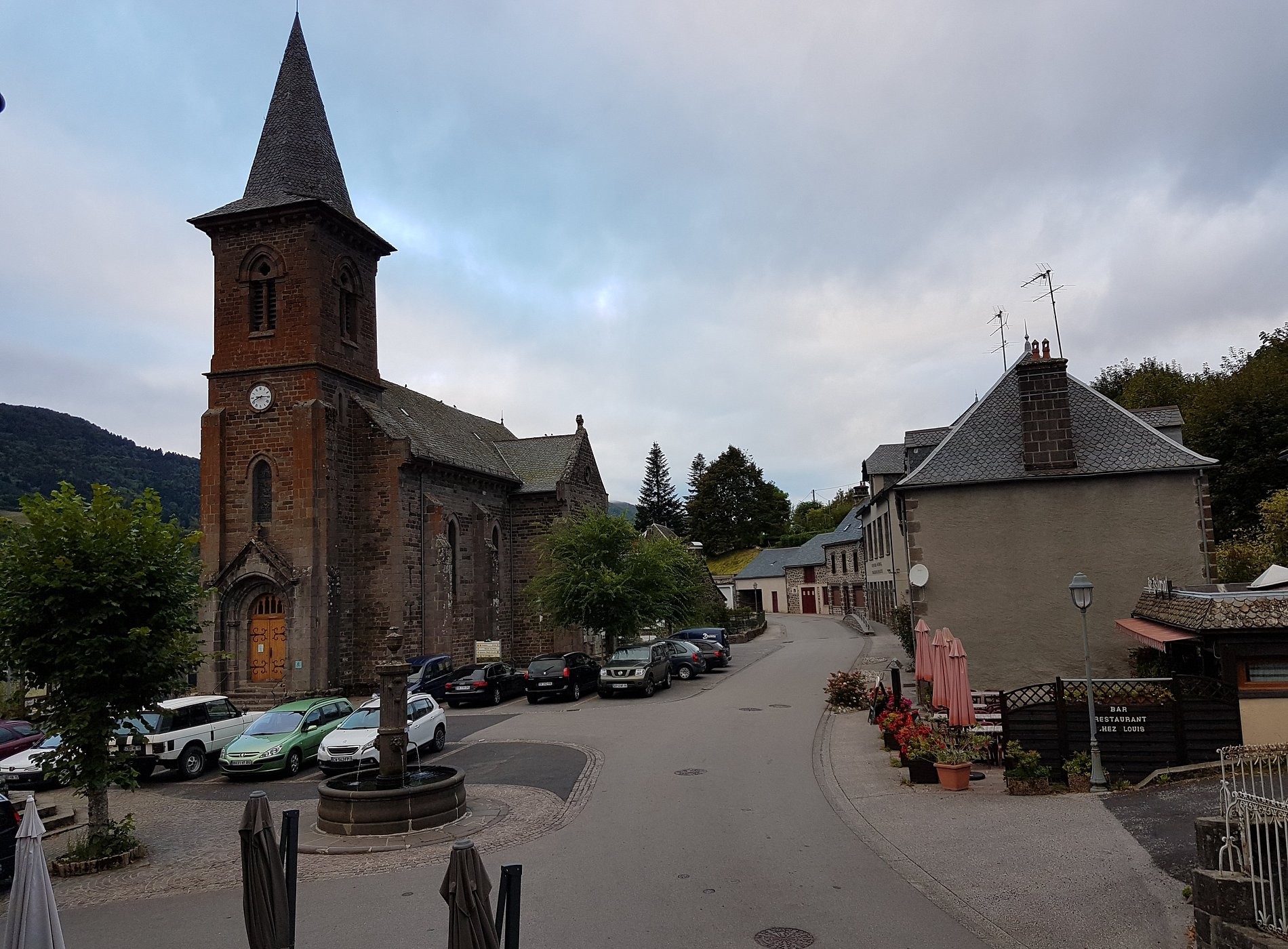 Restaurant Hôtel Bar Des Voyageurs 15380 Le Falgoux, Hôtel au Falgoux