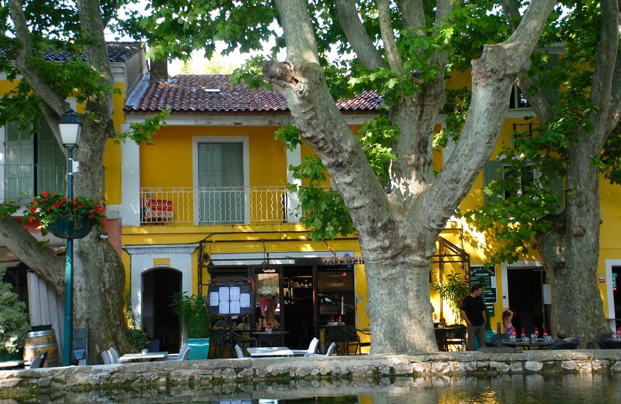 Hôtel de l'Etang, Hôtel à Cucuron