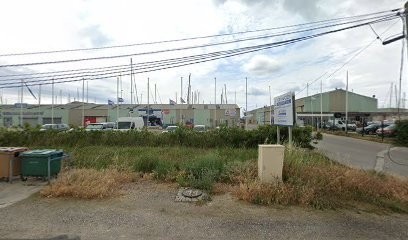 Hôtel Les Trois Voiles, Hôtel à Port-Saint-Louis-du-Rhône
