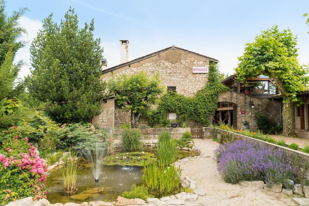 La Vieille Ferme Hôtel Restaurant, Hôtel à Sancé