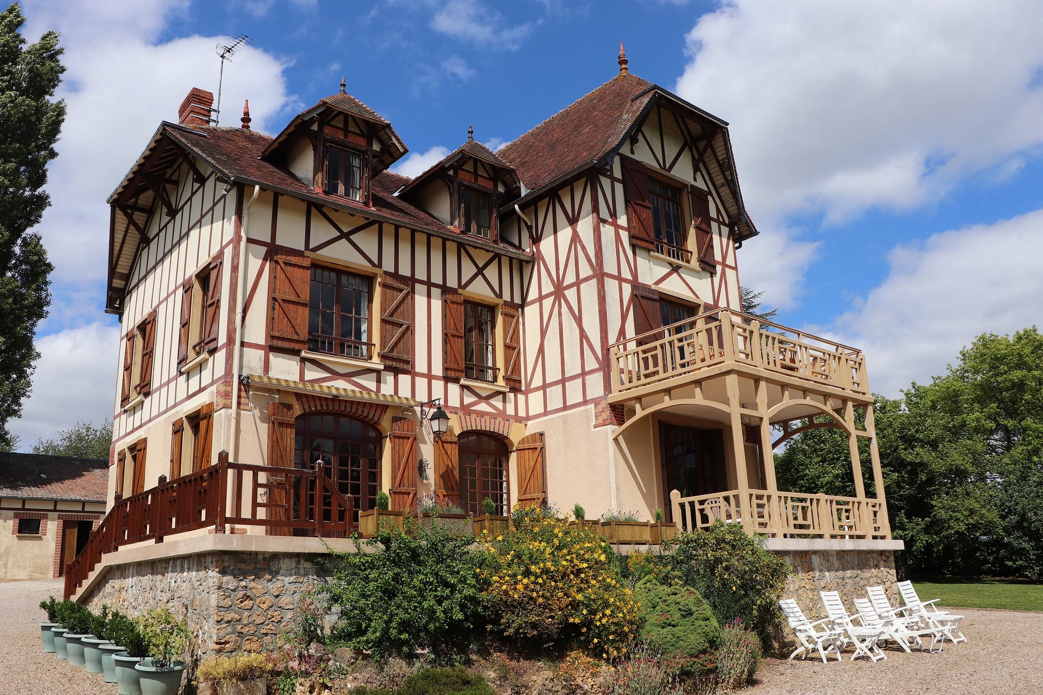 Domaine des Thomins, Hôtel à Cisai-Saint-Aubin