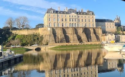 Hotel COSY IDÉAL Appartement Location Voyages Vacances Holidays Chambre, Hôtel à Sablé-sur-Sarthe