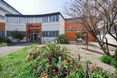 HOTEL RESIDENCE LES AIGUADES, Hôtel à Port-de-Bouc