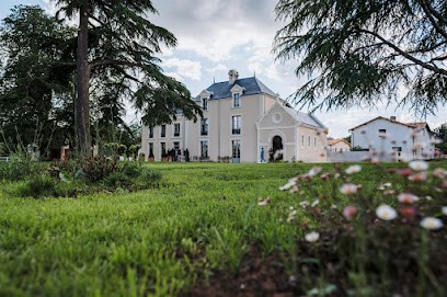 Domaine De L'ecorcerie, Hôtel à Ligugé
