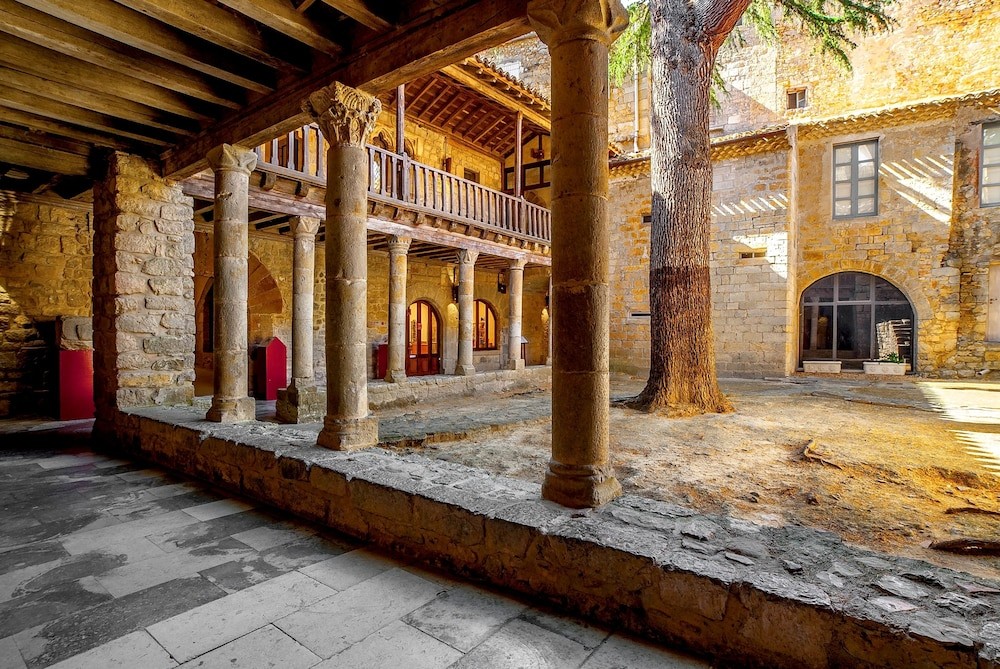 Hostellerie Des Corbières - Logis De France, Hôtel à Lagrasse