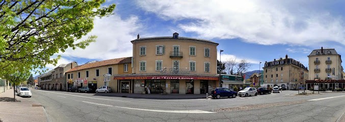 Hôtel Le Tourisme, Hôtel à Embrun