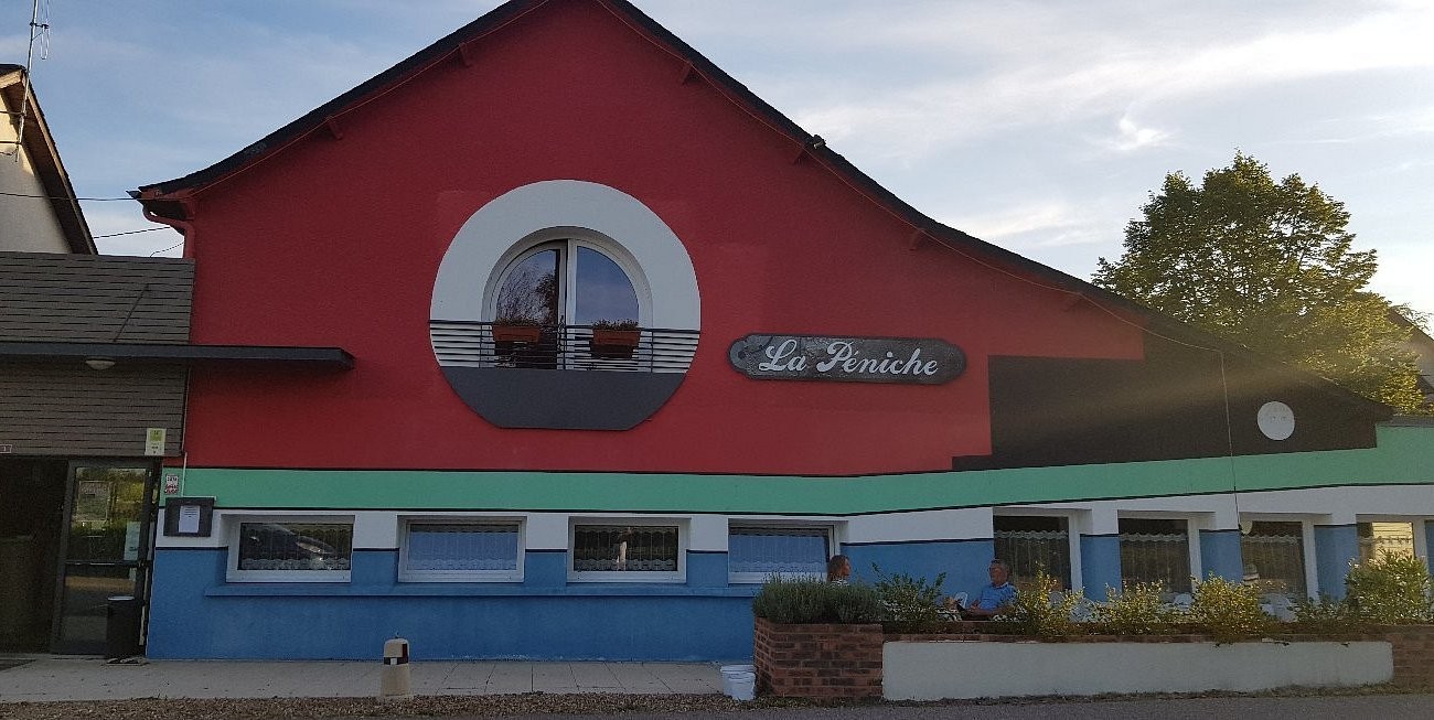 Hôtel - Restaurant La Péniche, Hôtel à Pierrefitte-sur-Loire