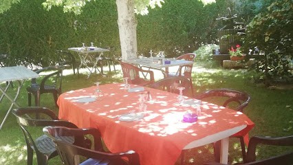 Au Coup D'Frein, Hôtel à Tannerre-en-Puisaye