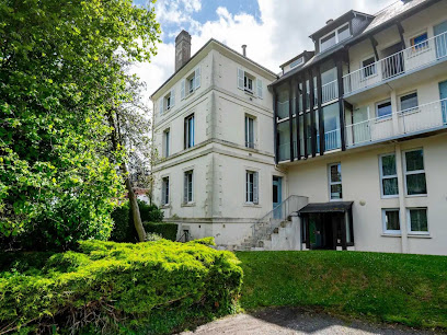 Elegant 2 Bedroom Triplex With Parking Honfleur - Belvilla By Oyo Hôtel à Honfleur