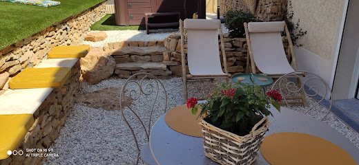 Le Bumble Bee Gîte, Hôtel à Panossas
