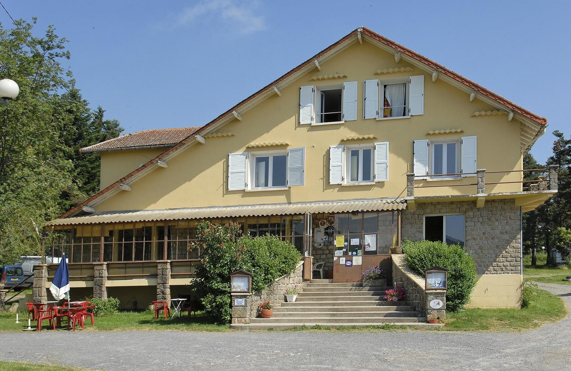 Hôtel Restaurant Les Sources, Hôtel à Laveyrune