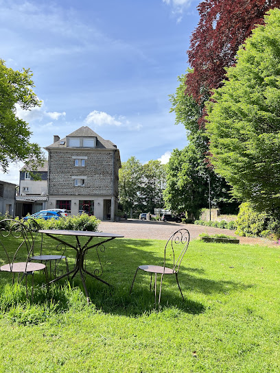 Hôtel - Restaurant Le Lion D'or, Hôtel à Saint-Hilaire-du-Harcouët