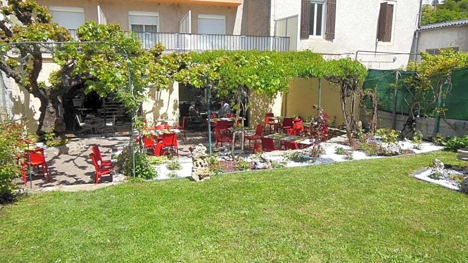 HOTEL RESTAURANT HENRY, Hôtel à Puy-l'Évêque