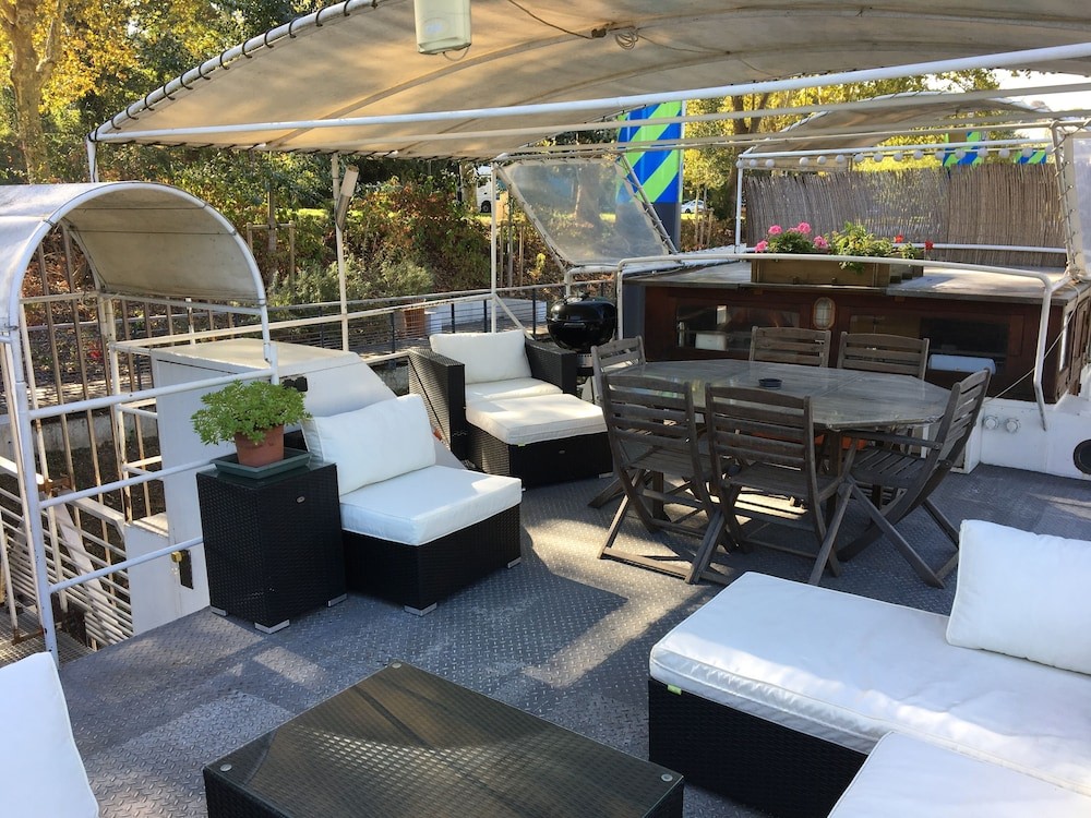 Boat For Guests, Hôtel à Issy-les-Moulineaux