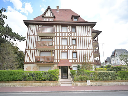 Warm Apartment For 4 People Near Casino And Beach - Belvilla By Oyo Hôtel à Deauville