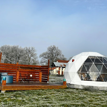 Berry Dome, Hôtel à Saint-Priest-la-Marche