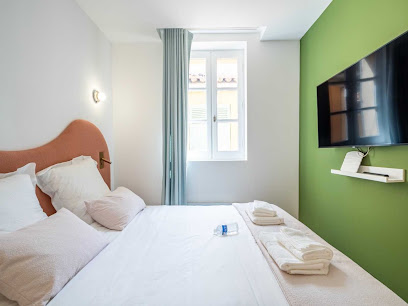 Beautiful 2Bdr Flat - Hyper Centre St Tropez - Belvilla By Oyo Hôtel à Saint-Tropez
