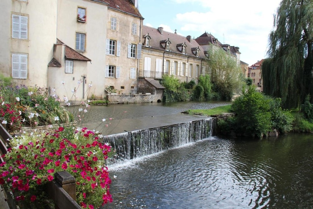 Hôtel du Lion d'OR, Hôtel à Charolles