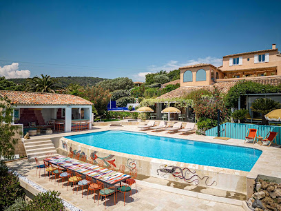 Room In A Magnificent 500M2 Provenã§Al Villa - Belvilla By Oyo Hôtel à Grimaud