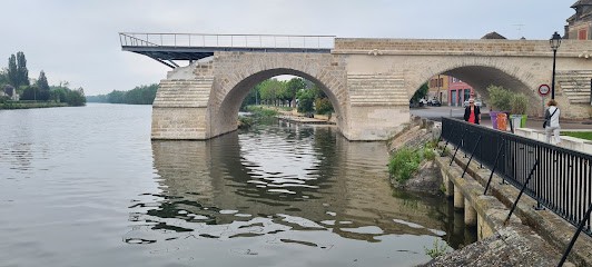 Le Commerce, Hôtel à Pont-sur-Yonne