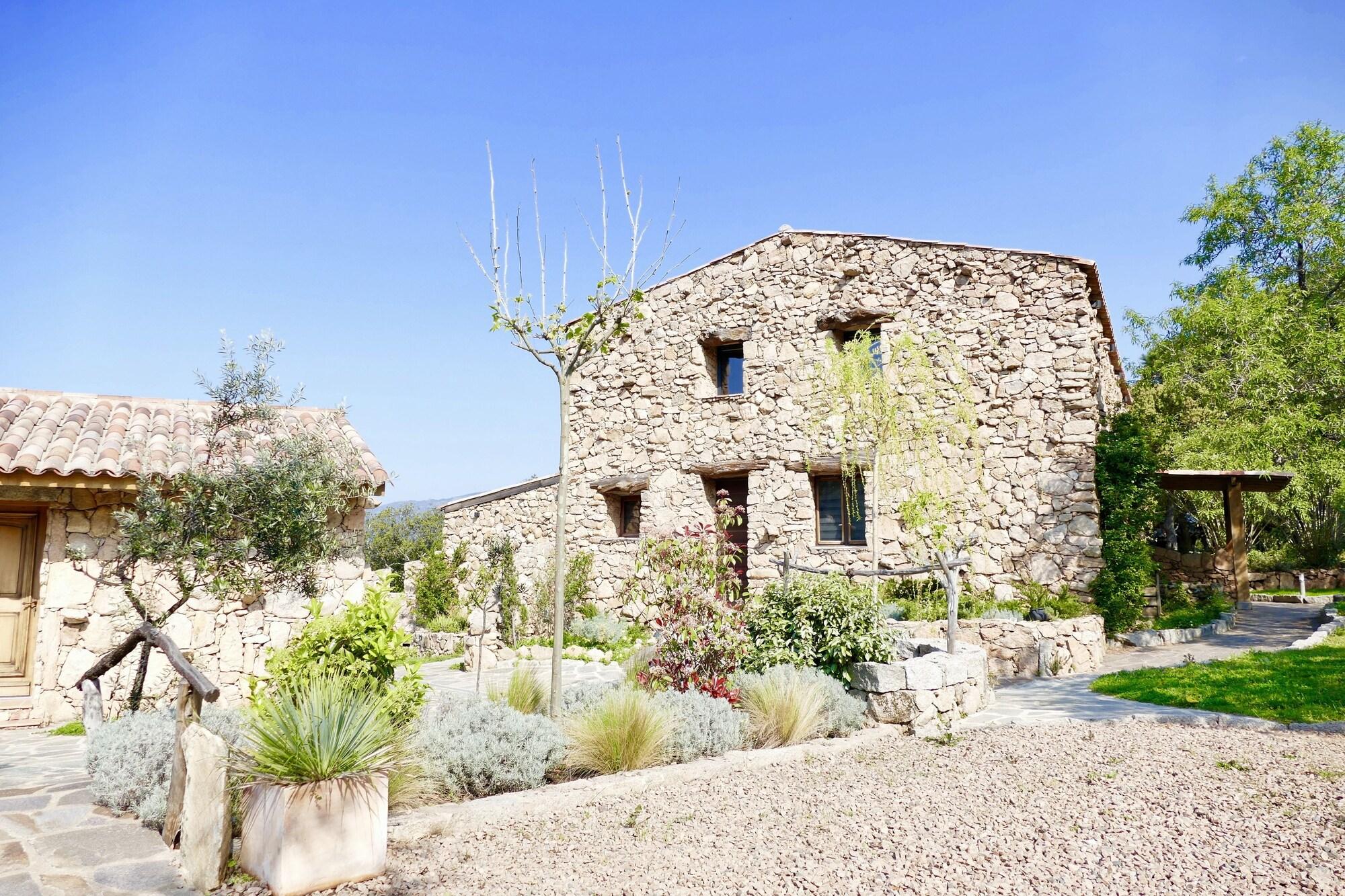 Domaine Pozzo Di Mastri Hôtel à Figari
