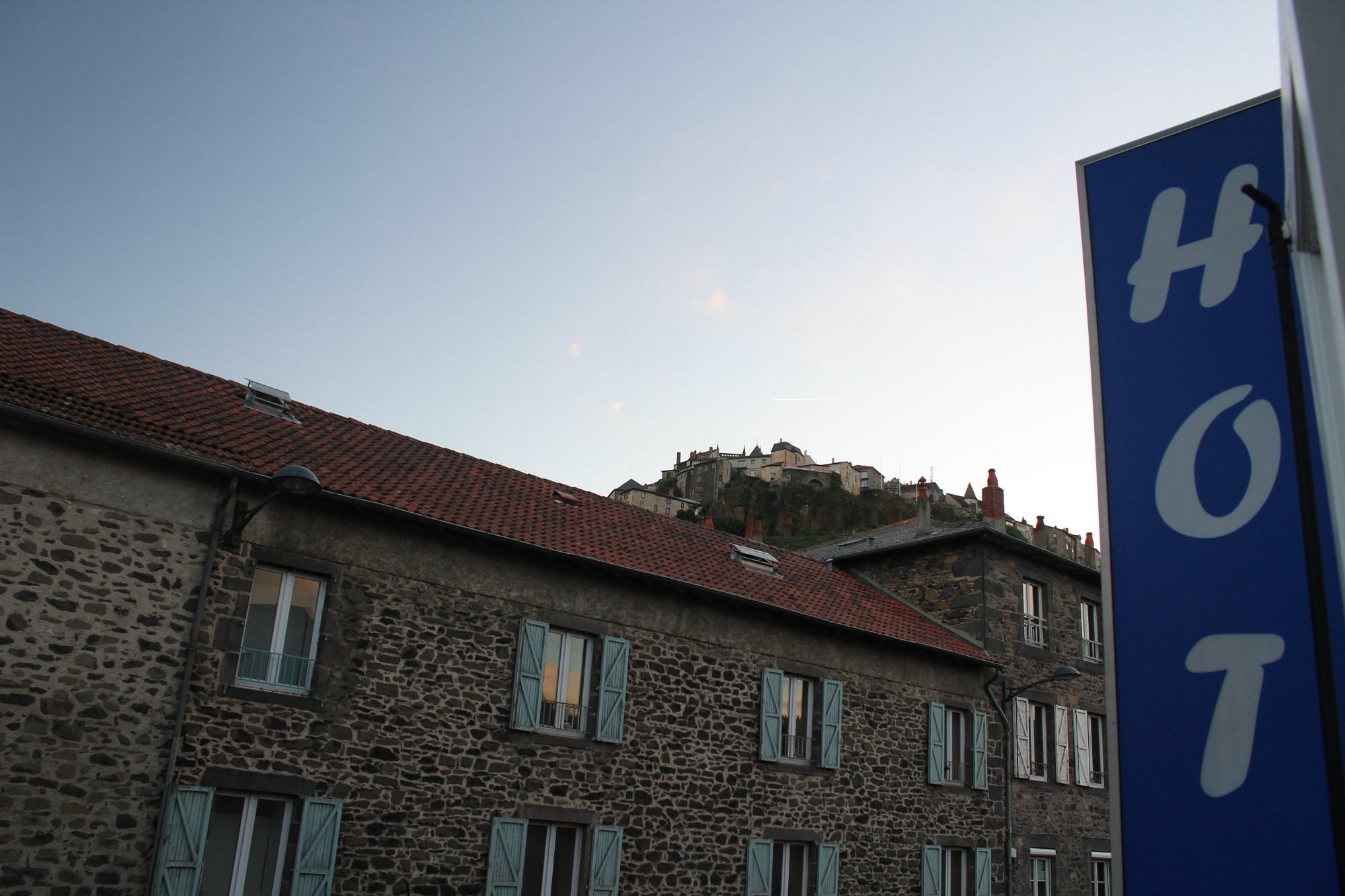 Hôtel Restaurant Du Pont-Vieux, Hôtel à Saint-Flour