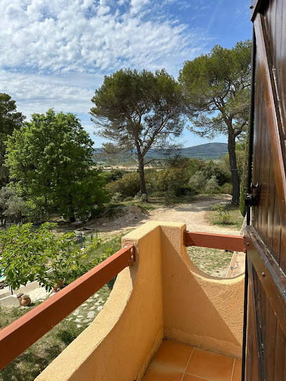 Les Cigales Chambre D'hôte Hôtel à Villelaure