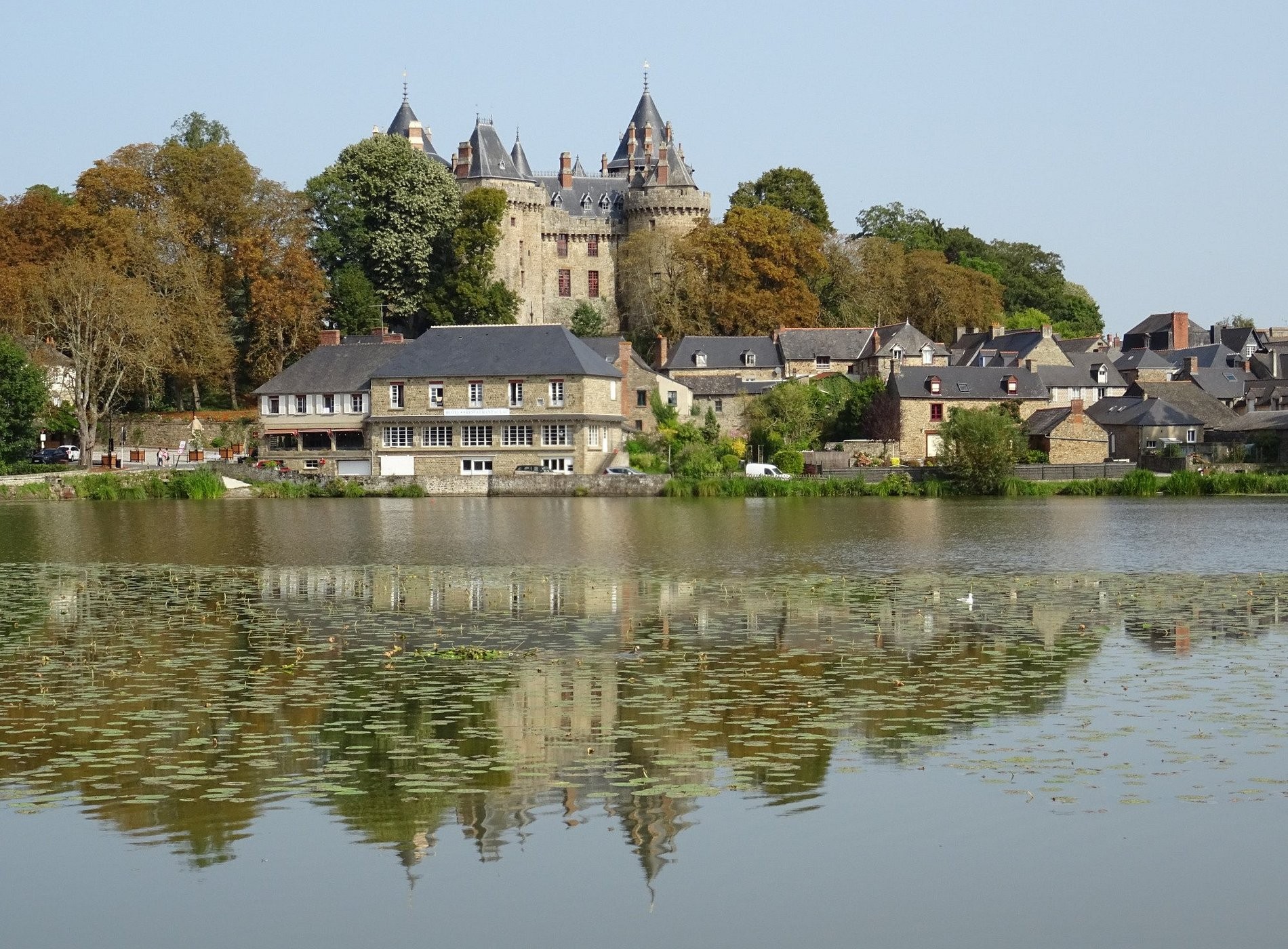 Maison de Luciné, Hôtel à Combourg