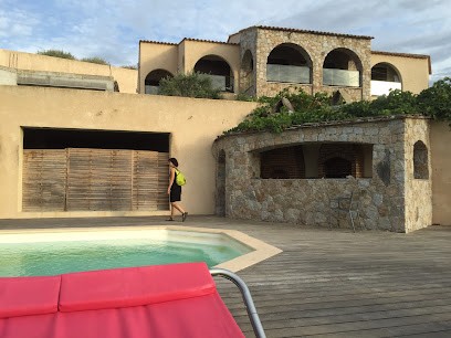 Castelia, Hôtel à Lumio