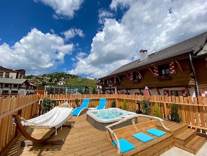 Le Chalet Suisse Hotel Restaurant, Hôtel à Péone