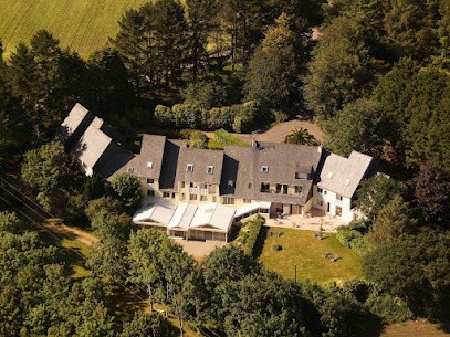 Logis Latitude Ouest Hôtel Rest. & Spa, Hôtel à Locronan