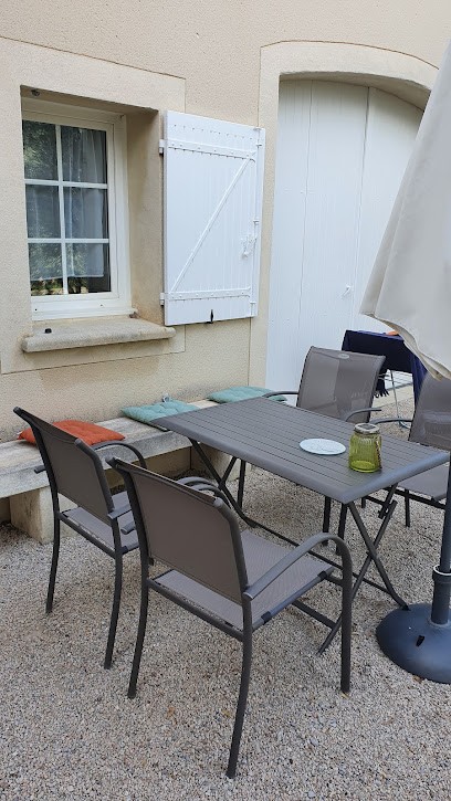 Gîte De L'Oliveraie Saint Pierre chez Roseline et Patrick, Hôtel à Nyons