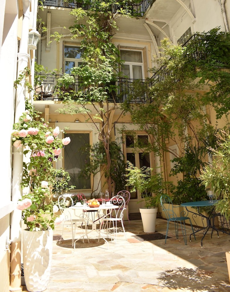 Hôtel Henri IV, Hôtel à Tarbes