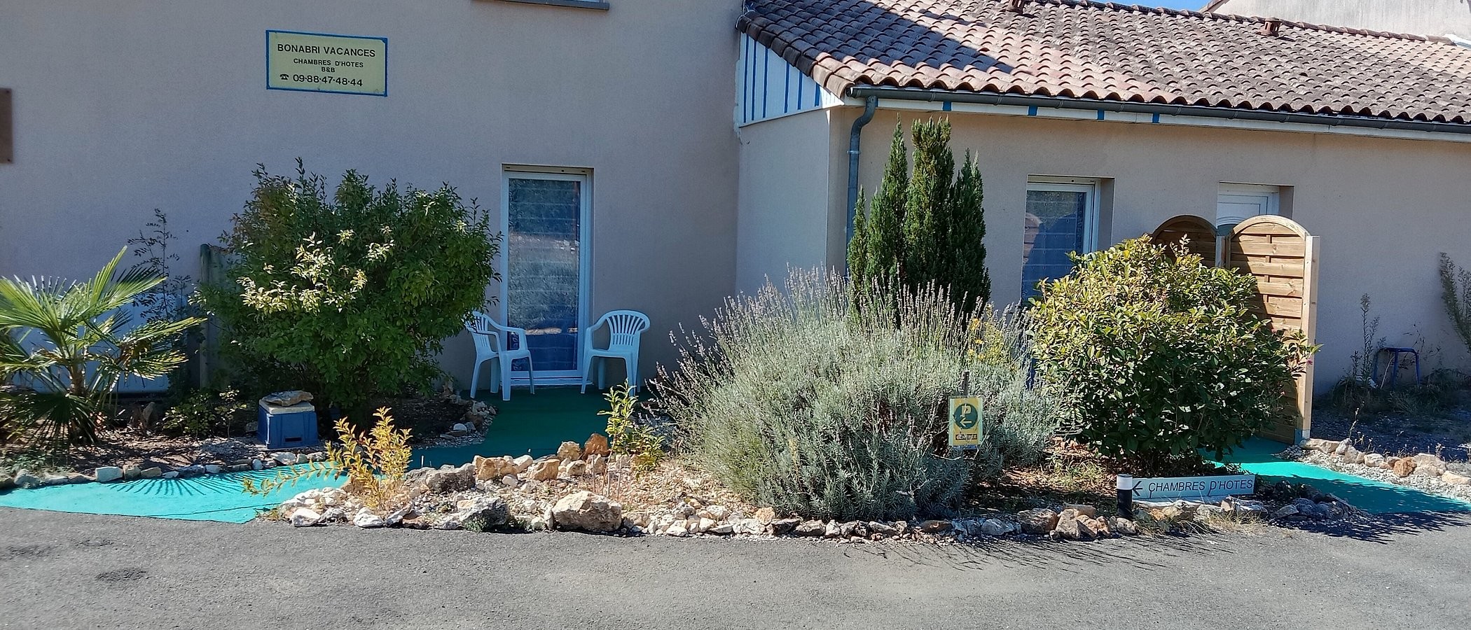 Chambres d'hôtes - BonAbri Vacances, Hôtel à Chazelles
