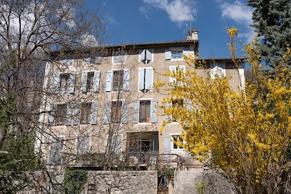 L'Atypique et son jardin de 350m2 au cœur de Digne, Hôtel à Digne-les-Bains