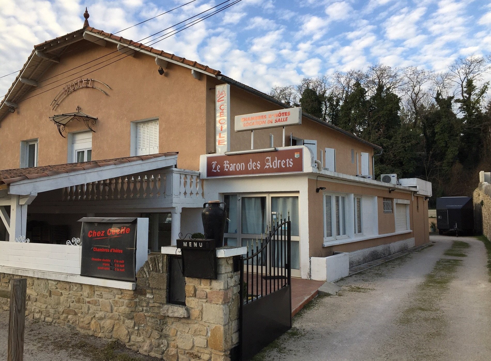 Chez Cécile, Hôtel à Mornas