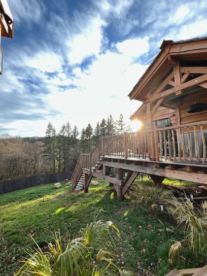 Cabane Purescapade, cabane avec spa en Limousin pour week-end insolite en amoureux., Hôtel à Royères
