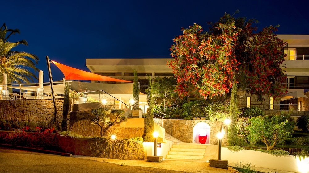 Hôtel Les Eucalyptus, Hôtel à Serra-di-Ferro