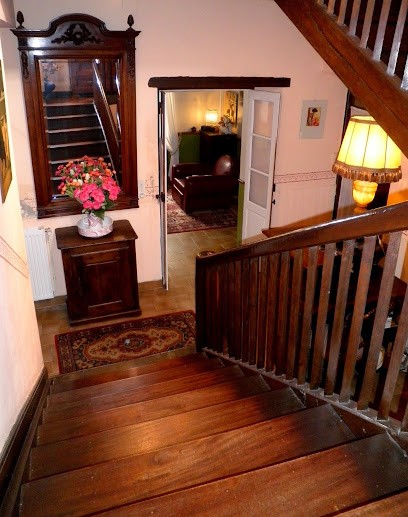 Lasserre Michel l'Abeille d'Or B&B Taxi, Hôtel à Montaut