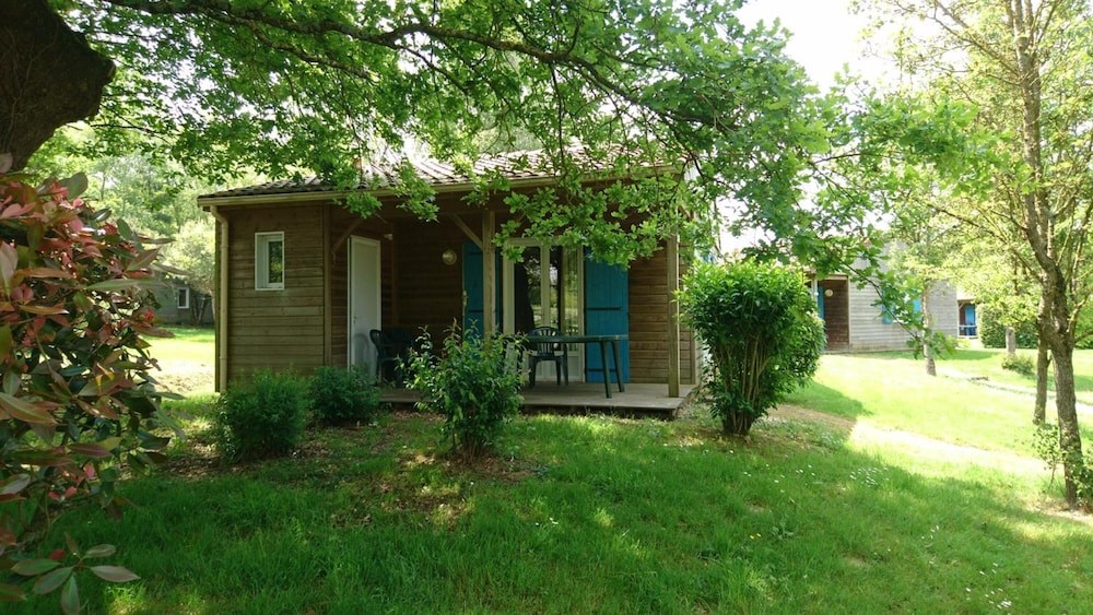 Terres De France - Natura Resort Pescalis, Résidence Hôtelière à Moncoutant