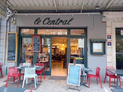 Hôtel Restaurant Le Central, Hôtel à Châteaurenard